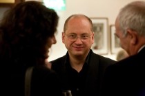 Eduard Stan discussing with members of the audience
