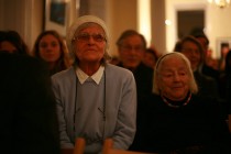 Pianist Lory Wallfisch and Elisabeth Ratiu, Trustee of the Ratiu Foudation, during the Q&A session